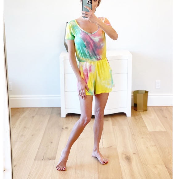 LAST 1! Short Sleeved Tie Dye Romper Large - Picture 3 of 5